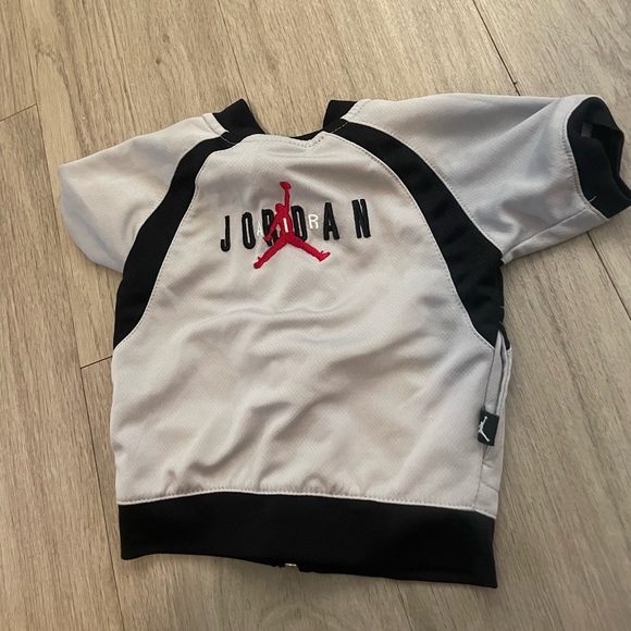 Jordan - Picture 3 of 3